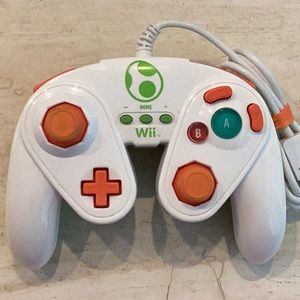 Yoshi Wired Fight Pad Controller Wii U & Wii